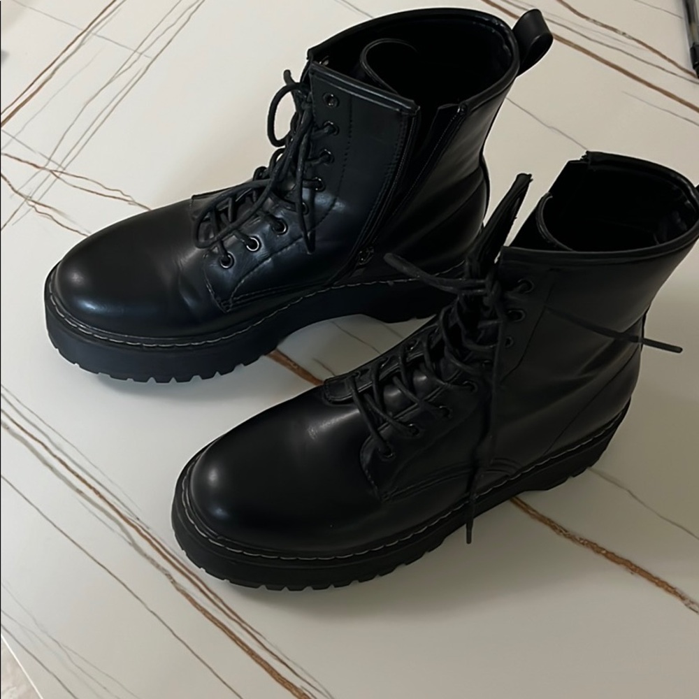 betty boot steve madden NEVER WORN SIZE 10